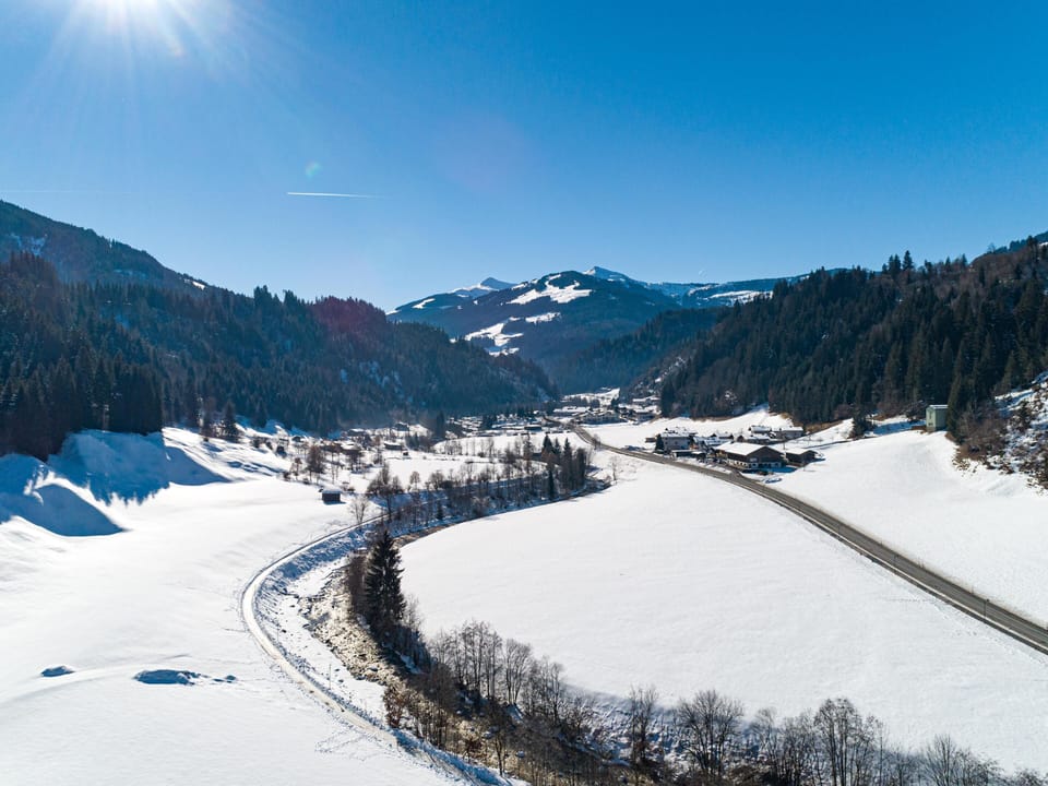 Immediate Surroundings [winter] (<1 km)