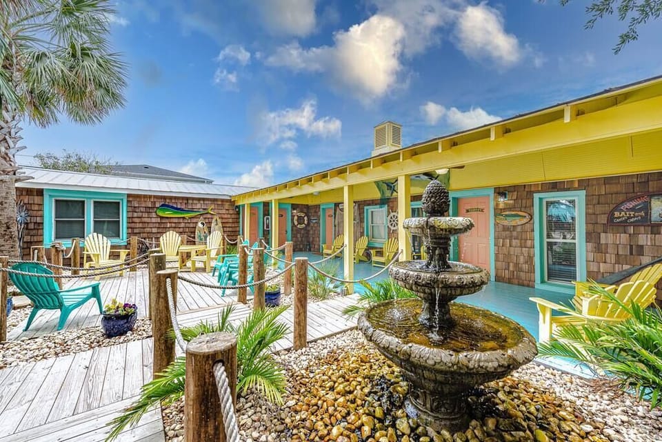 Outdoor fountain and beautiful design. Seating area open to all guests.