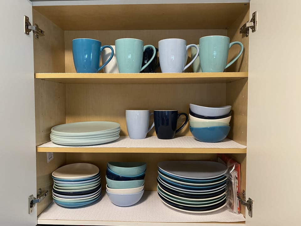 Set of 12 Dishware