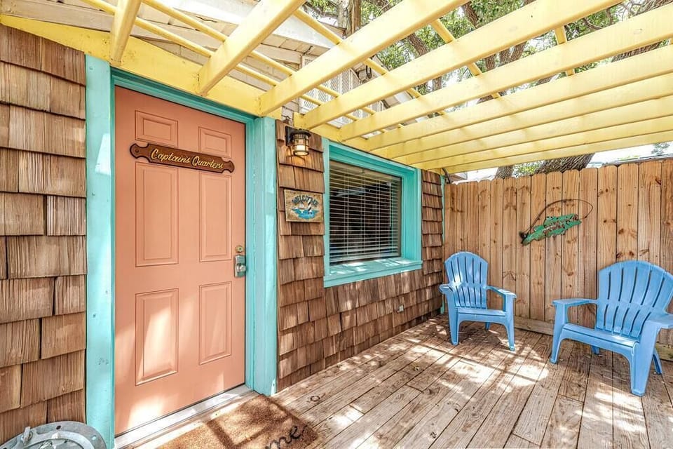 Entrance with front porch exclusive to Captain's Quarters