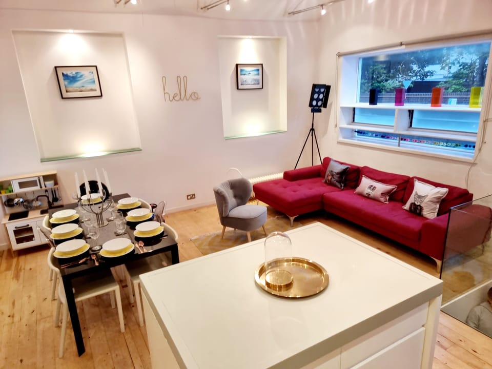 Cottage | Private kitchen | Fridge, microwave, oven, stovetop