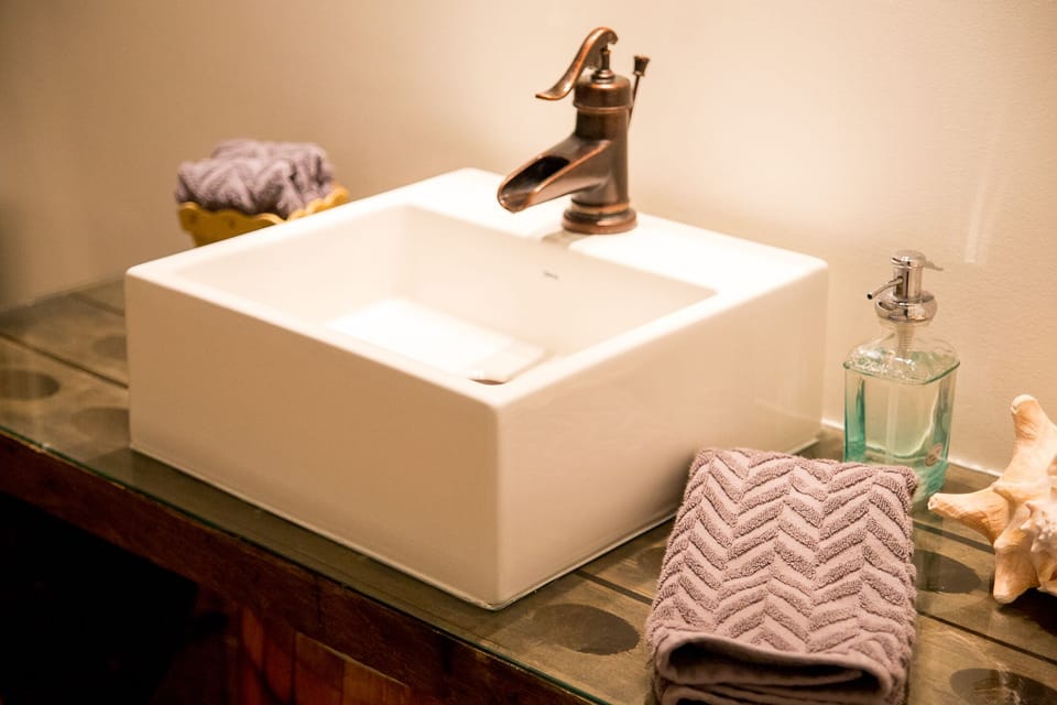 bathroom sink 