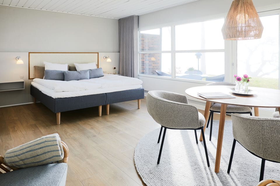 Superior Apartment, 2 Bedrooms | Hypo-allergenic bedding, individually decorated, free WiFi, bed sheets