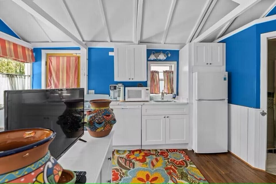 Open floor kitchen and living space