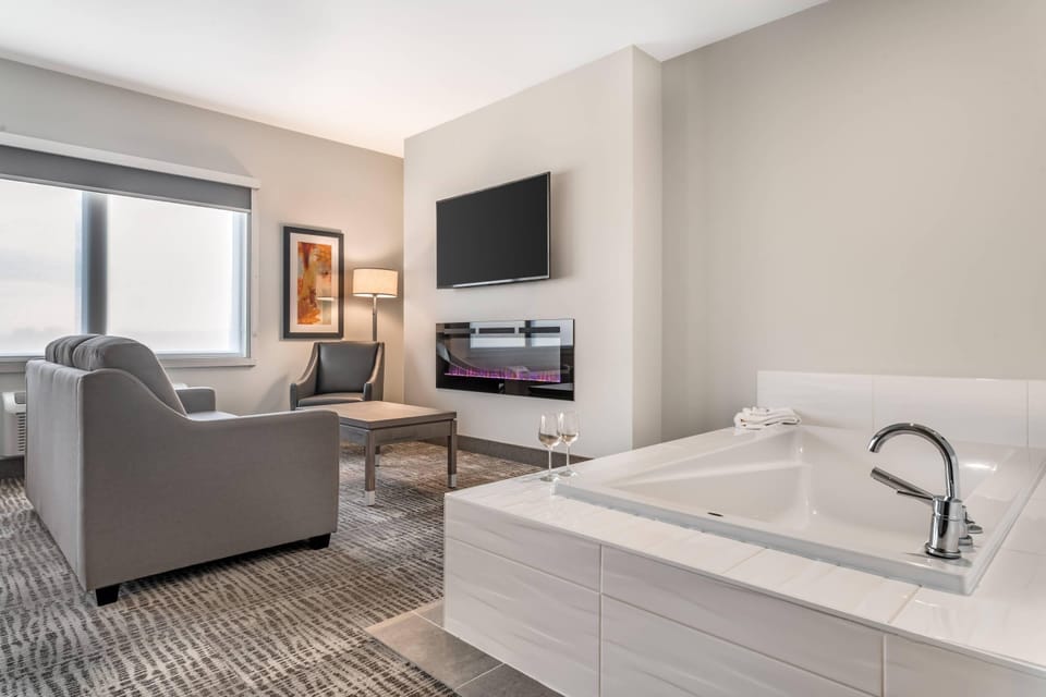 Premium bedding, minibar, individually decorated, individually furnished
