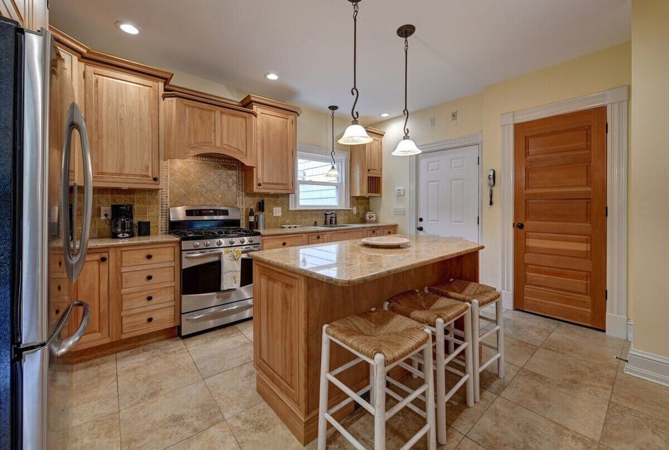 Updated fully equipped kitchen 