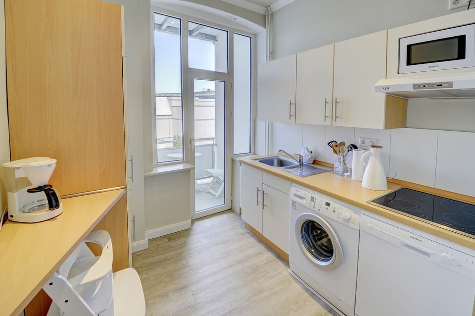 fully equipped, bright kitchen