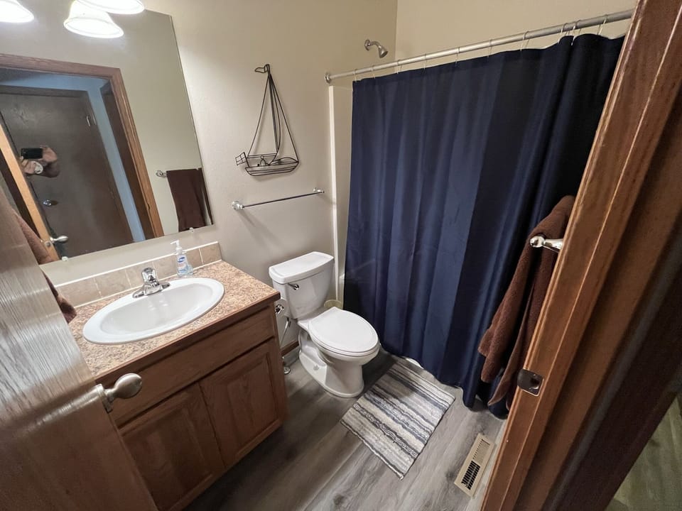2nd bethroom