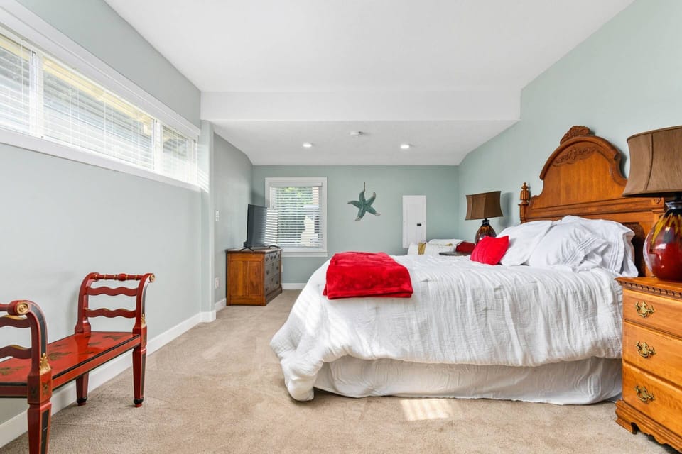 Sleep in and treat yourself to a chill day. You deserve it, you're on vacation!