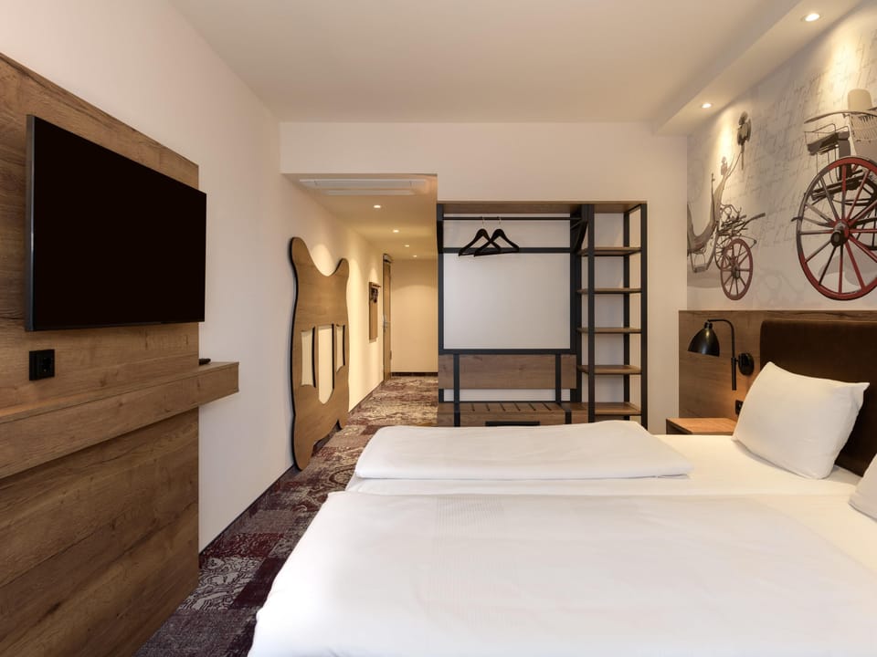 Family Room, Multiple Beds | In-room safe, desk, soundproofing, free cribs/infant beds