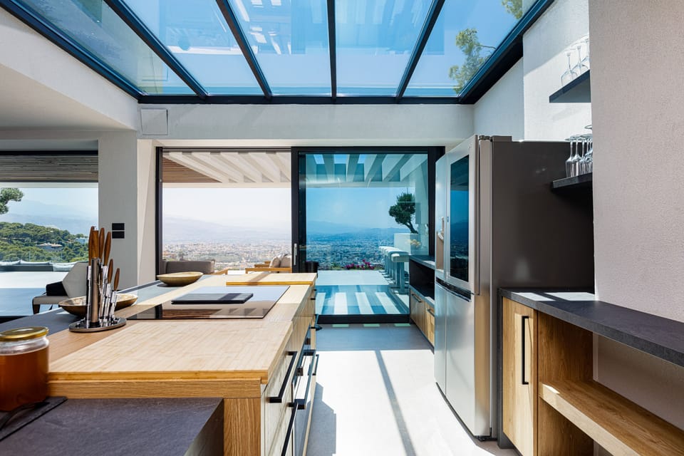 The fully equipped kitchen on the first floor offers all essentials for a self-catered holiday.