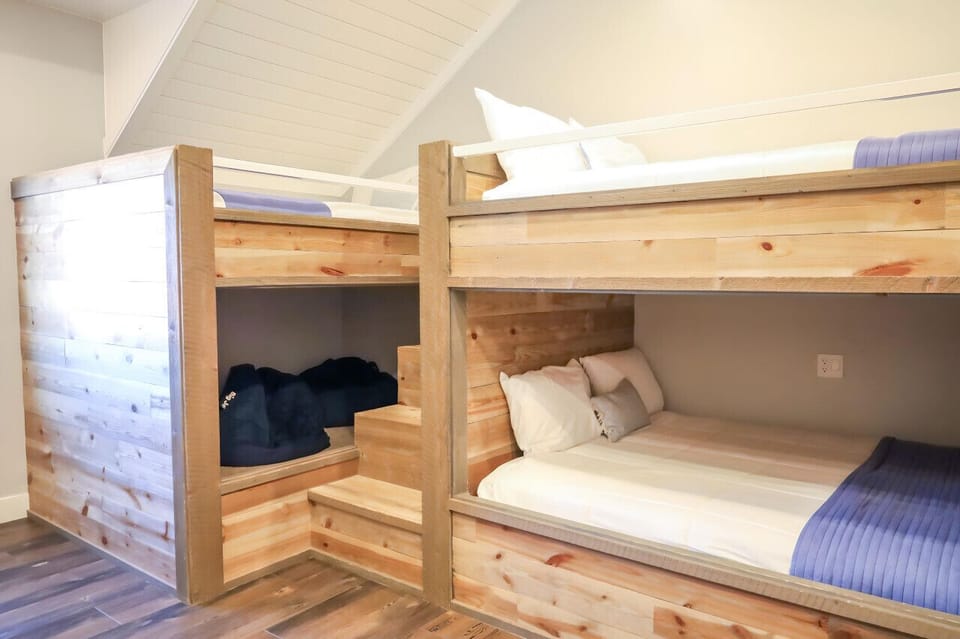 Bunk room
