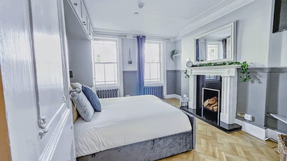 Exclusive Studio | Premium bedding, iron/ironing board, free WiFi, bed sheets