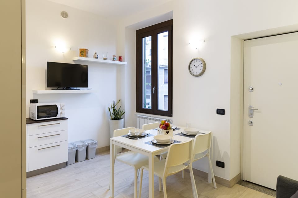 Apartment | Living area | 22-inch flat-screen TV with digital channels, TV