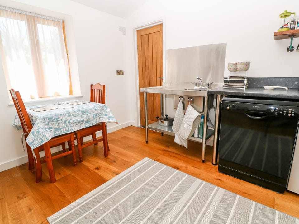 Cottage | 1 bedroom, individually decorated, individually furnished, free WiFi