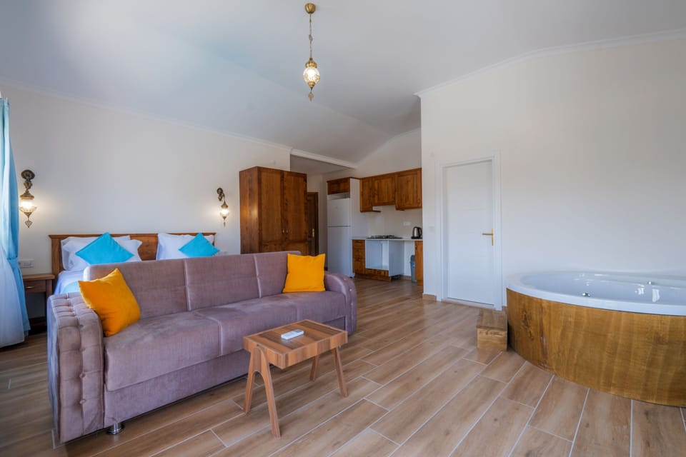 Deluxe Villa | 6 bedrooms, iron/ironing board, free WiFi, bed sheets