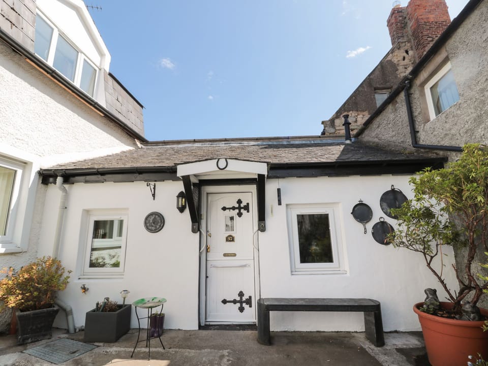 Cottage | Interior