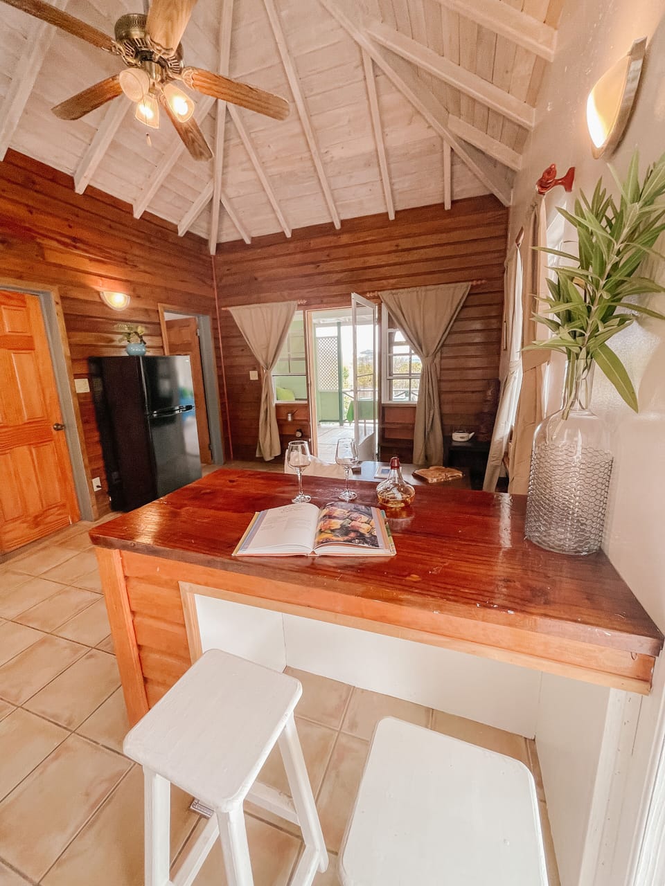 The kitchen island.