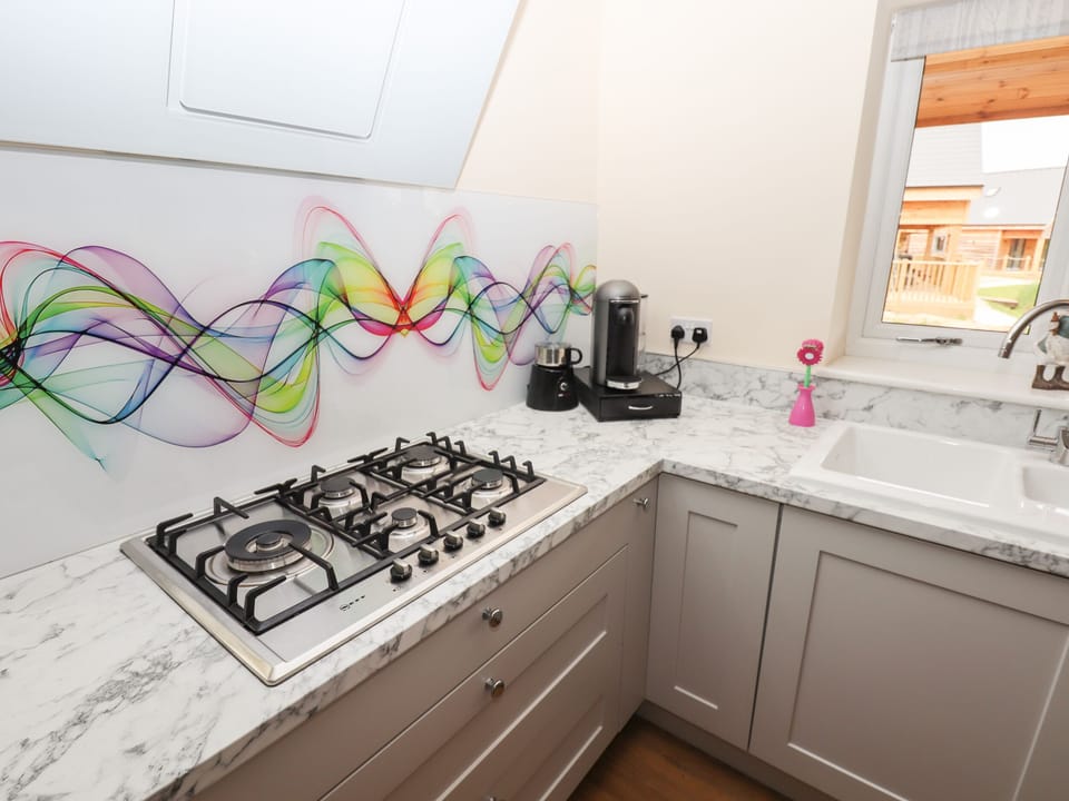 Cottage | Private kitchen | Fridge, microwave, dishwasher, electric kettle