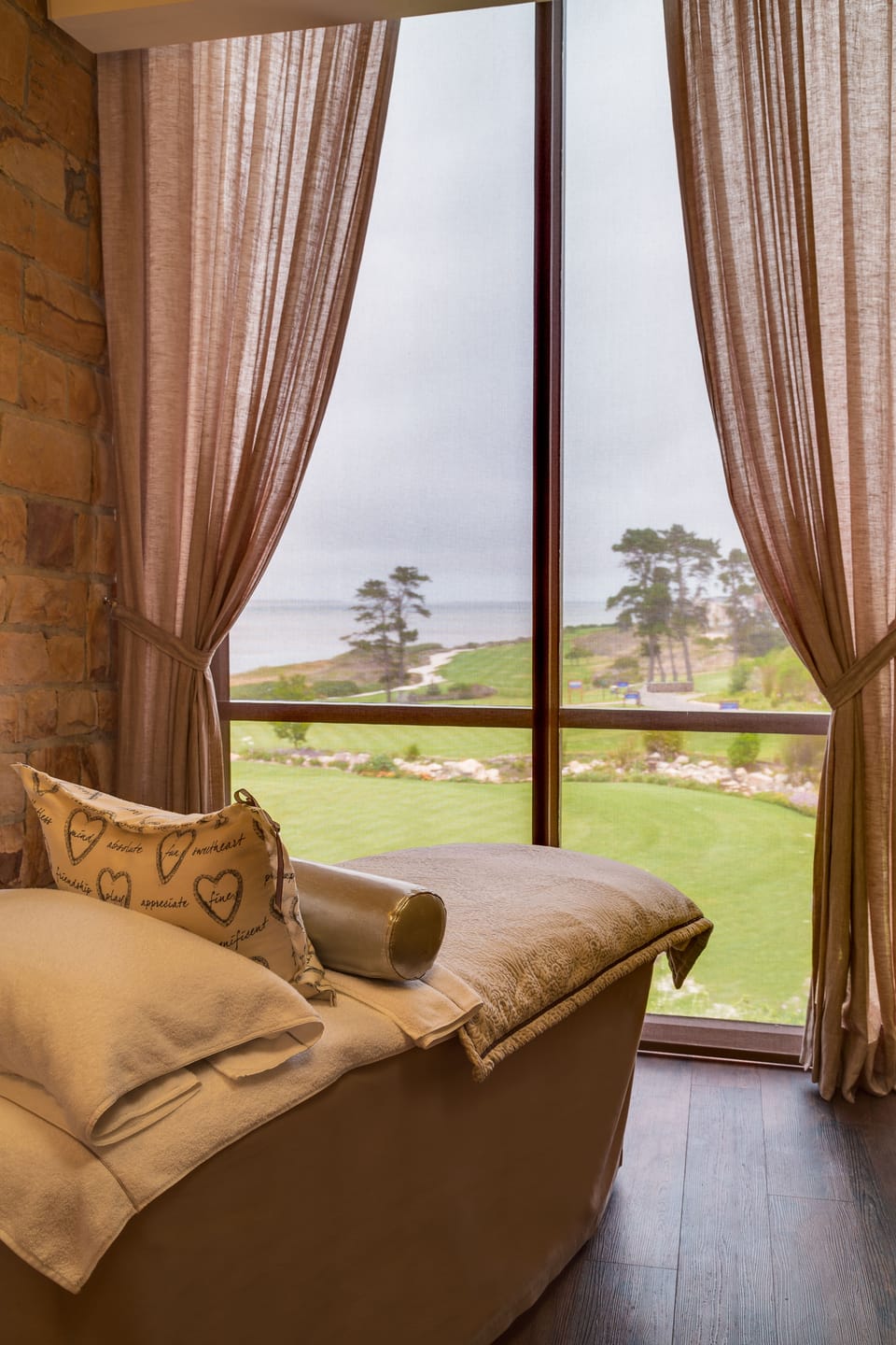 Couples treatment rooms, sauna, hot tub, steam room, Turkish bath