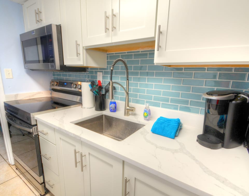 Fully equipped kitchen with all of the needed essentials. 