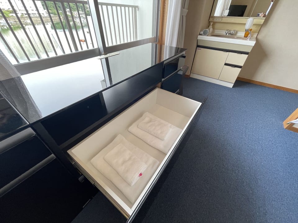 Standard Twin Room | WiFi (free), bed sheets