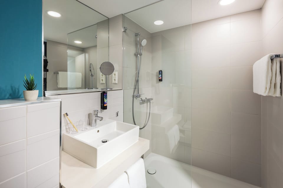 Shower, towels