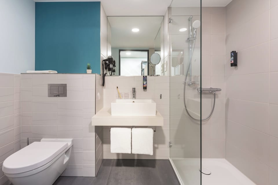 Shower, towels