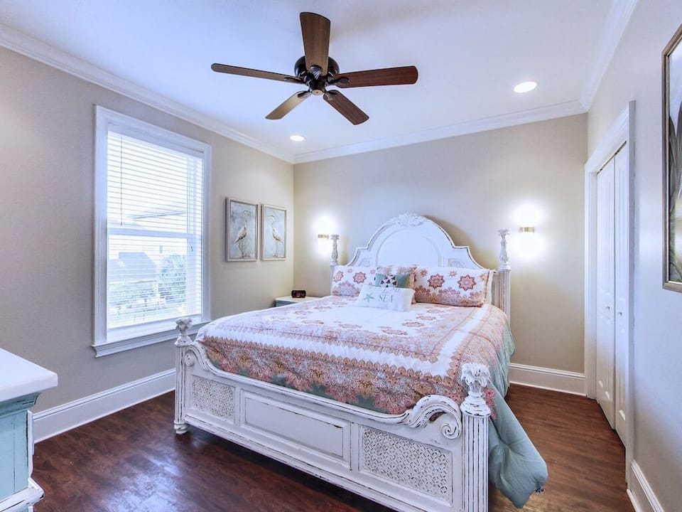 King bedroom third floor