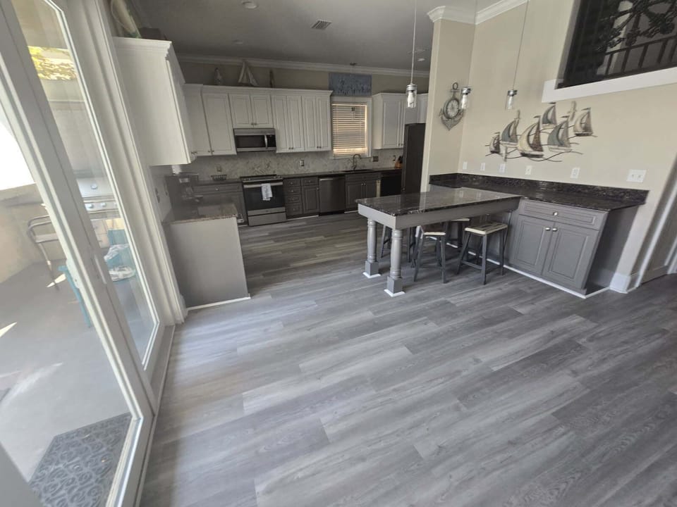 Fully Stocked and Updated Kitchen