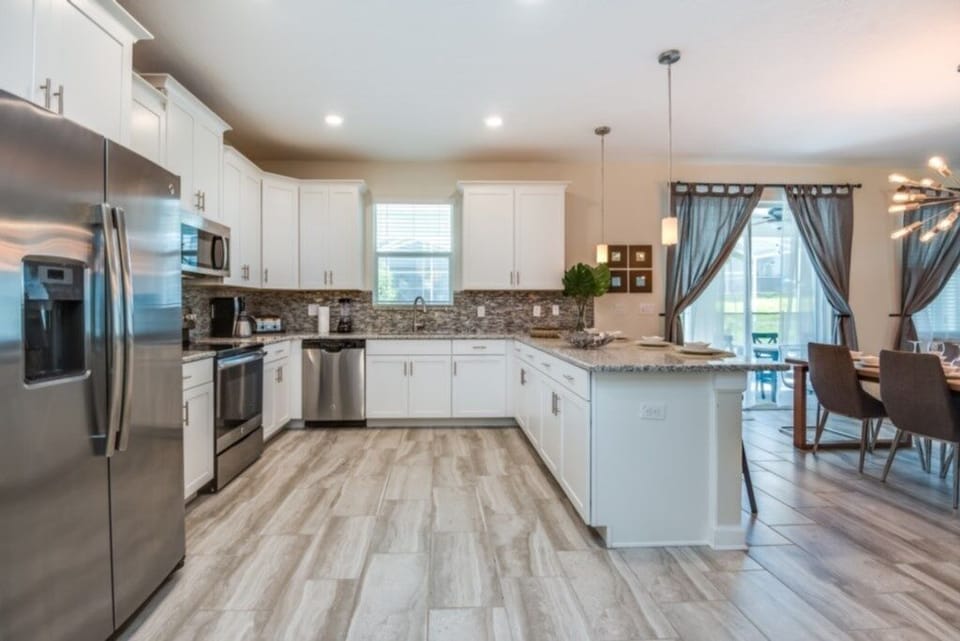 Villa, 6 Bedrooms | Private kitchen