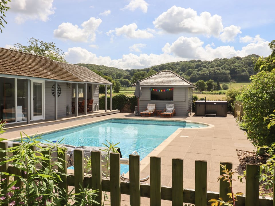 Cottage | Pool | Outdoor pool