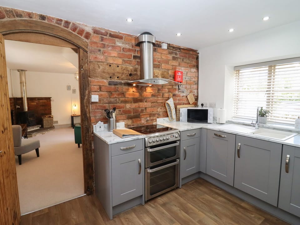 Cottage | Private kitchen | Fridge, microwave, dishwasher, electric kettle