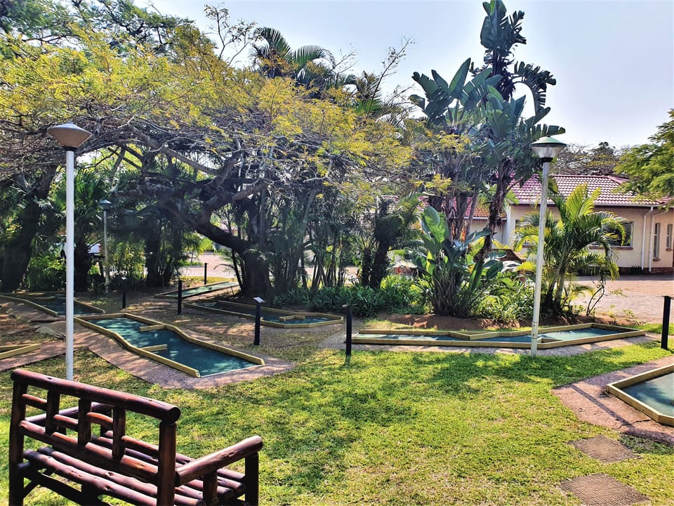 Mini-golf