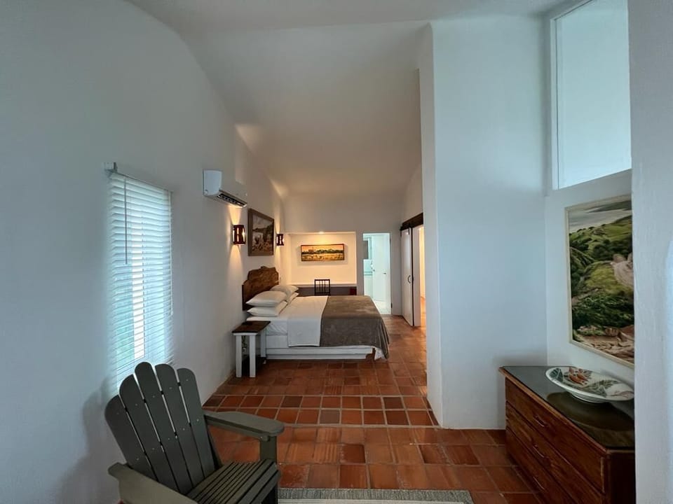 Oceanfront 1 Bedroom King | In-room safe, free WiFi, bed sheets