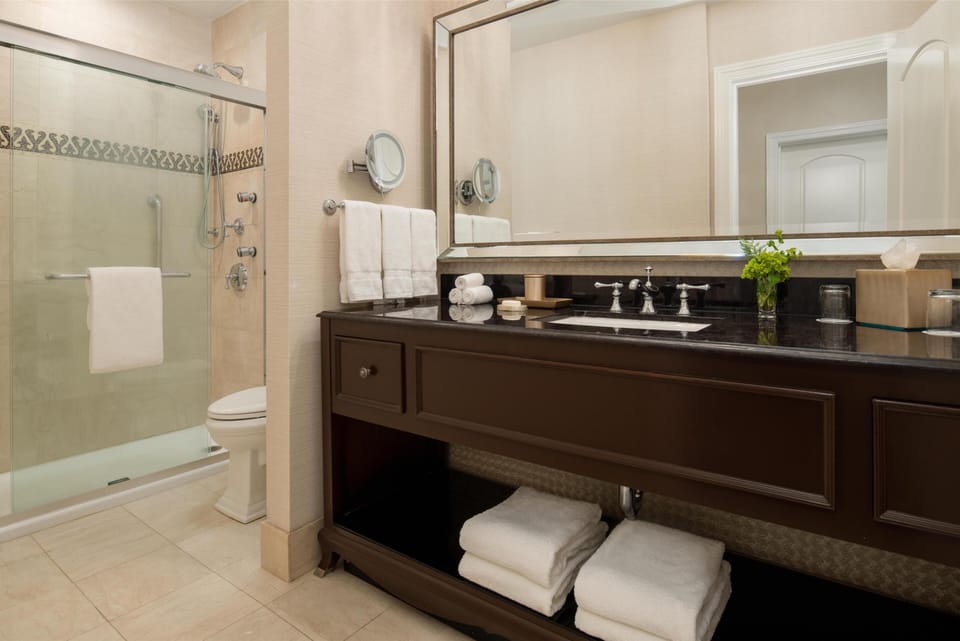 Guest room bath