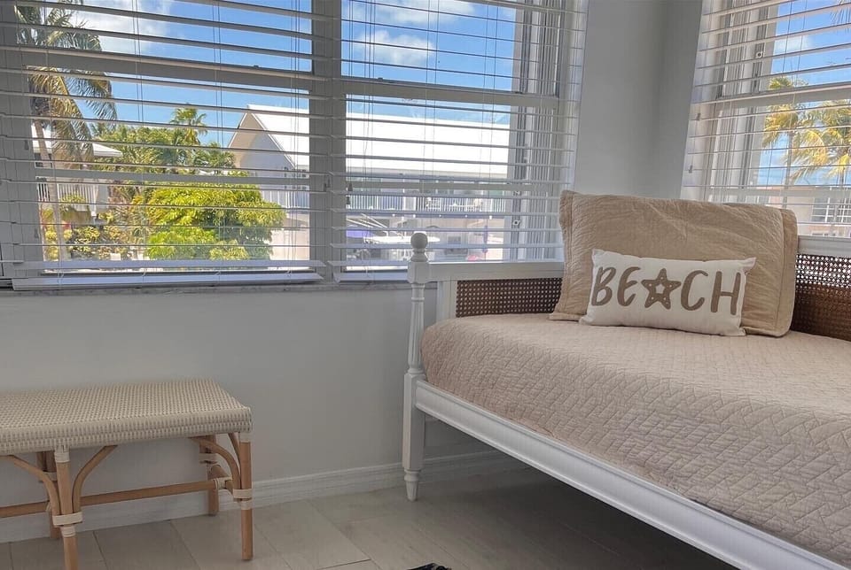 My personal favorite room! Cozy room with a spectacular view 