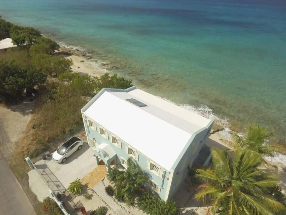 Overview of the house from the front