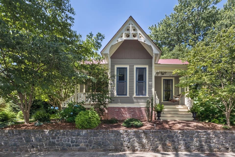 Welcome to the Sallie Lee Cottage!!
