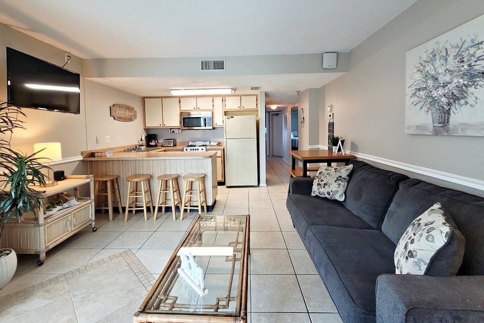 Gather around with family and friends, in the main living space, which boasts lots of seating!