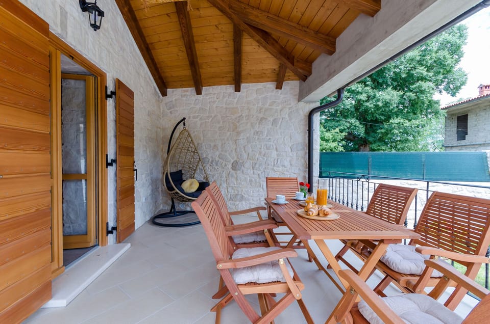 Villa | Terrace/patio
