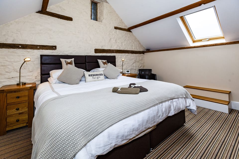 Superior Cottage, Private Bathroom (Montgomery's Coach House)