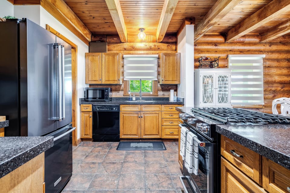 Full Kitchen