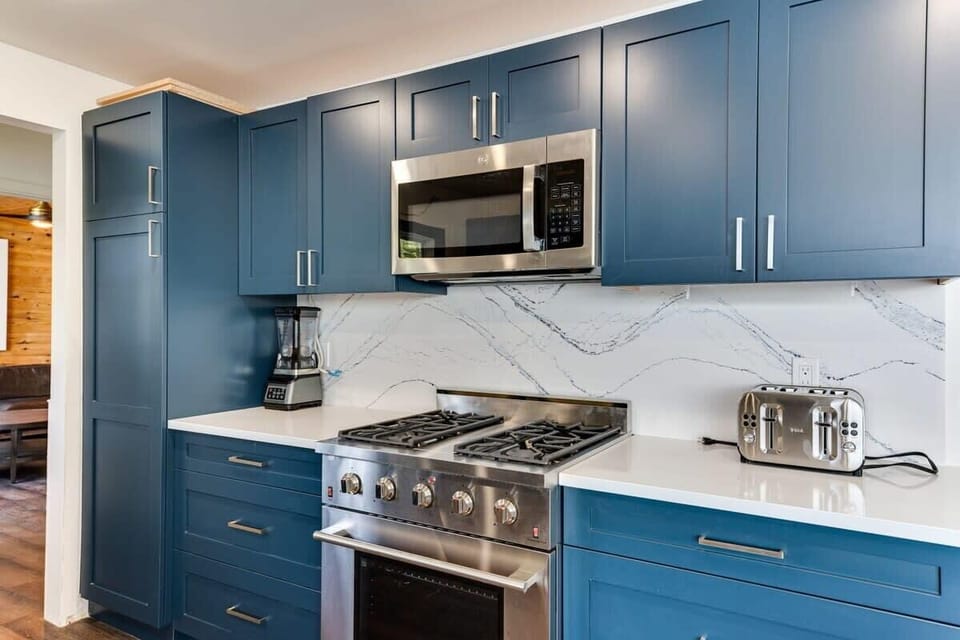 Large Spacious Kitchen Perfect for the Home Chef