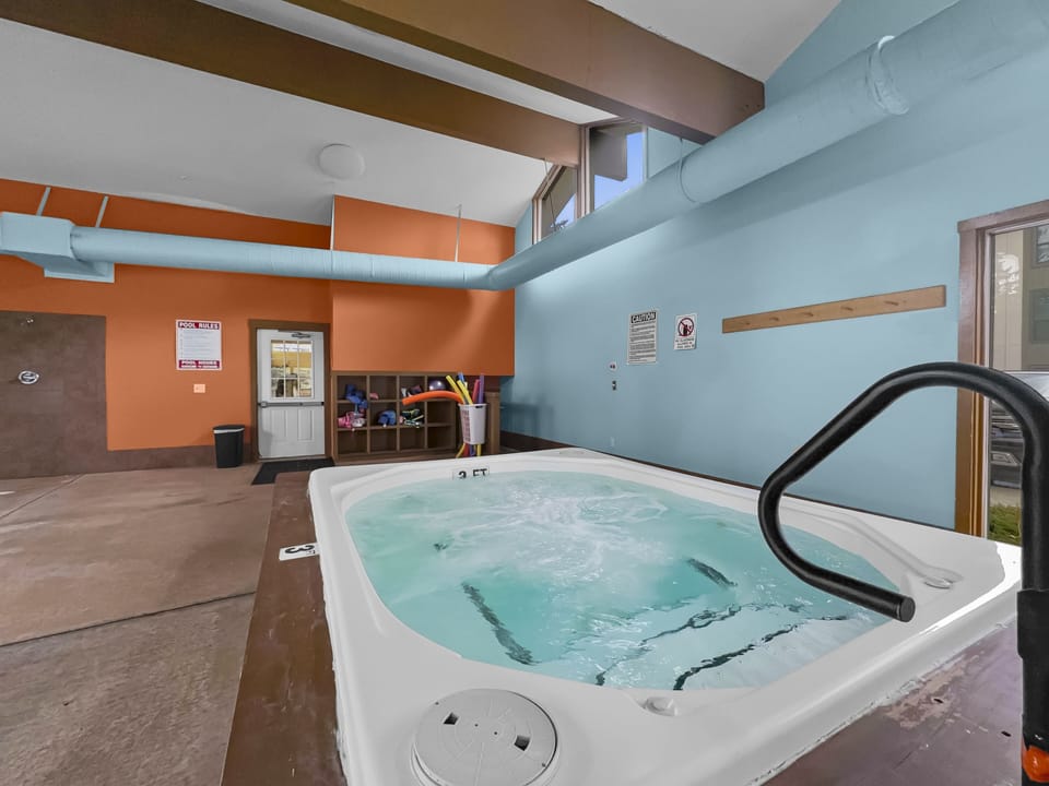 A304 Lake Cliffe 2 Bedroom Condo by RedAwning Apartment in Dillon