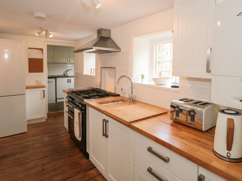 Cottage | Private kitchen | Cookware/dishes/utensils