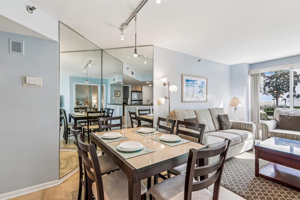 Dining Table with Seating for Six at 2112 Villamare
