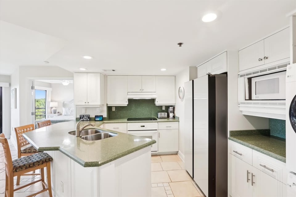 Kitchen at 3530 Villamare