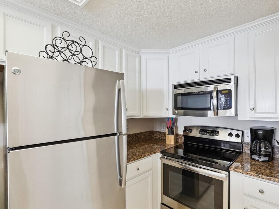 Kitchen at 4110 Windsor Court North
