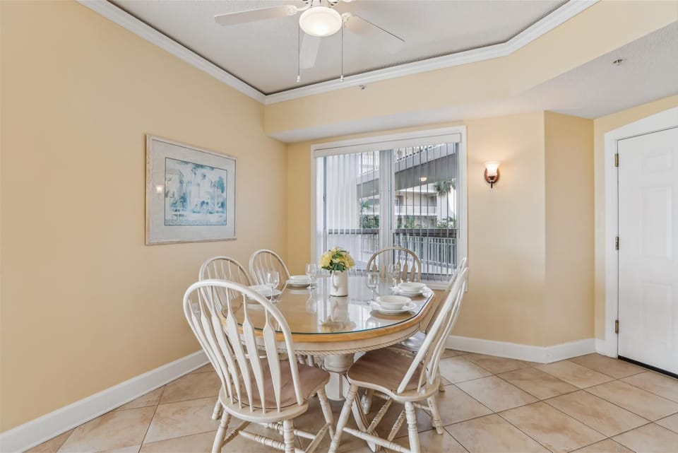 Dining Area with Seating for Six at 3206 Windsor Court South